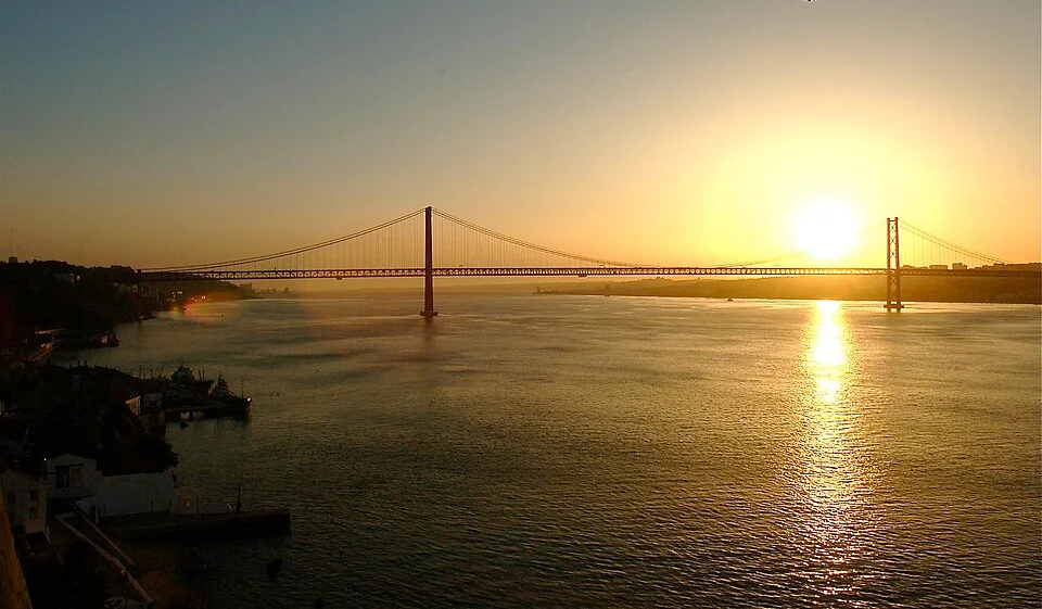 Pôr do sol em Cacilhas: onde ver a vista sobre Lisboa e onde jantar a seguir